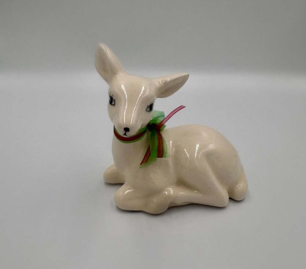 Vintage Ceramic Fawn Figurine – Ivory Woodland Deer – Cottagecore Decor – Mid Ce